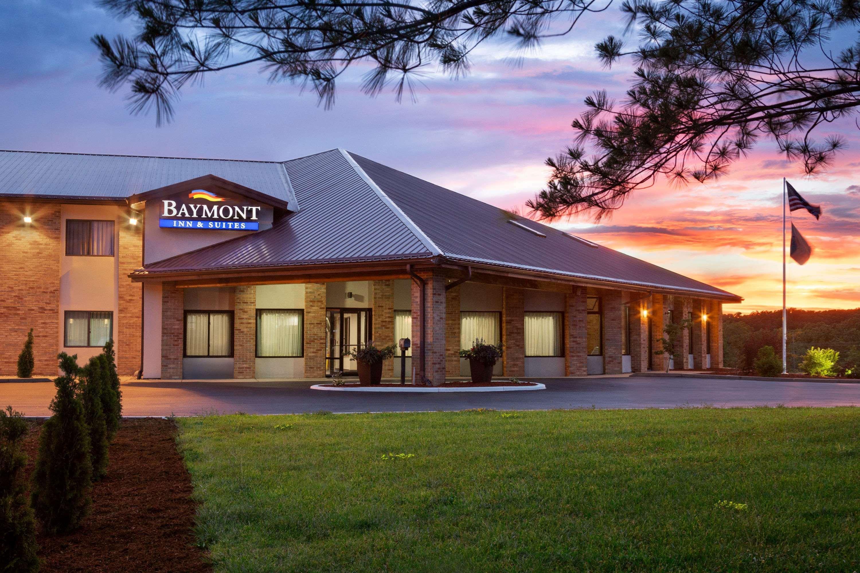 Отель Baymont By Wyndham Warrenton Экстерьер фото